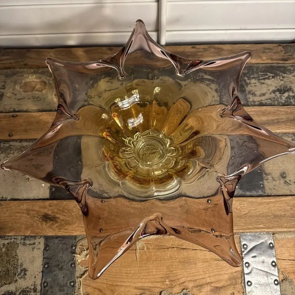 Vintage Mid-Century Murano Bohemian Art Glass Flower Shaped Bowl Pink